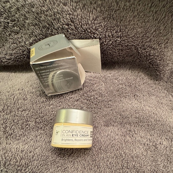 Makeup Bundle for Eyes and Cheeks - Picture 10 of 16